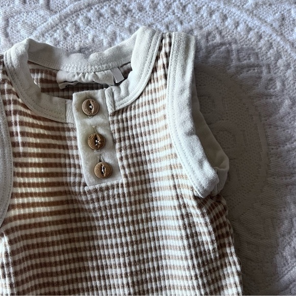 City Mouse - Ribbed Henley Tank Onesie‎ in Sesame Stripes - Picture 3 of 4